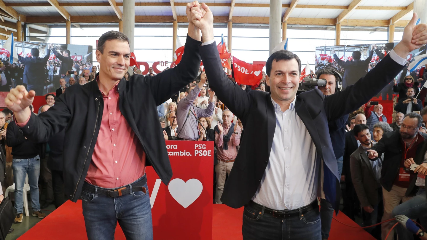 Pedro Sánchez, junto a Gonzalo Caballero Pedro Sánchez, junto a Gonzalo Caballero
