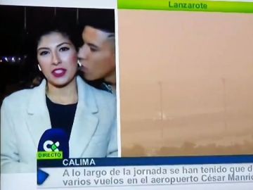 Imagen de la periodista que sufrió acoso machista en pleno directo en Canarias Imagen de la periodista que sufrió acoso machista en pleno directo en Canarias