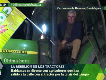 "Seguiremos en los tractores hasta que dios quiera o aguante el cuerpo": los agricultores siguen en pie de guerra en España "Seguiremos en los tractores hasta que dios quiera o aguante el cuerpo": los agricultores siguen en pie de guerra en España