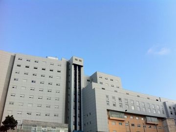 Hospital Universitario Nuestra Señora de La Candelaria, en Santa Cruz de Tenerife. Hospital Universitario Nuestra Señora de La Candelaria, en Santa Cruz de Tenerife.