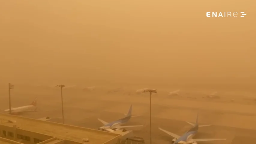 Vista desde la torre de control del Aeropuerto de Gran Canaria, este domingo