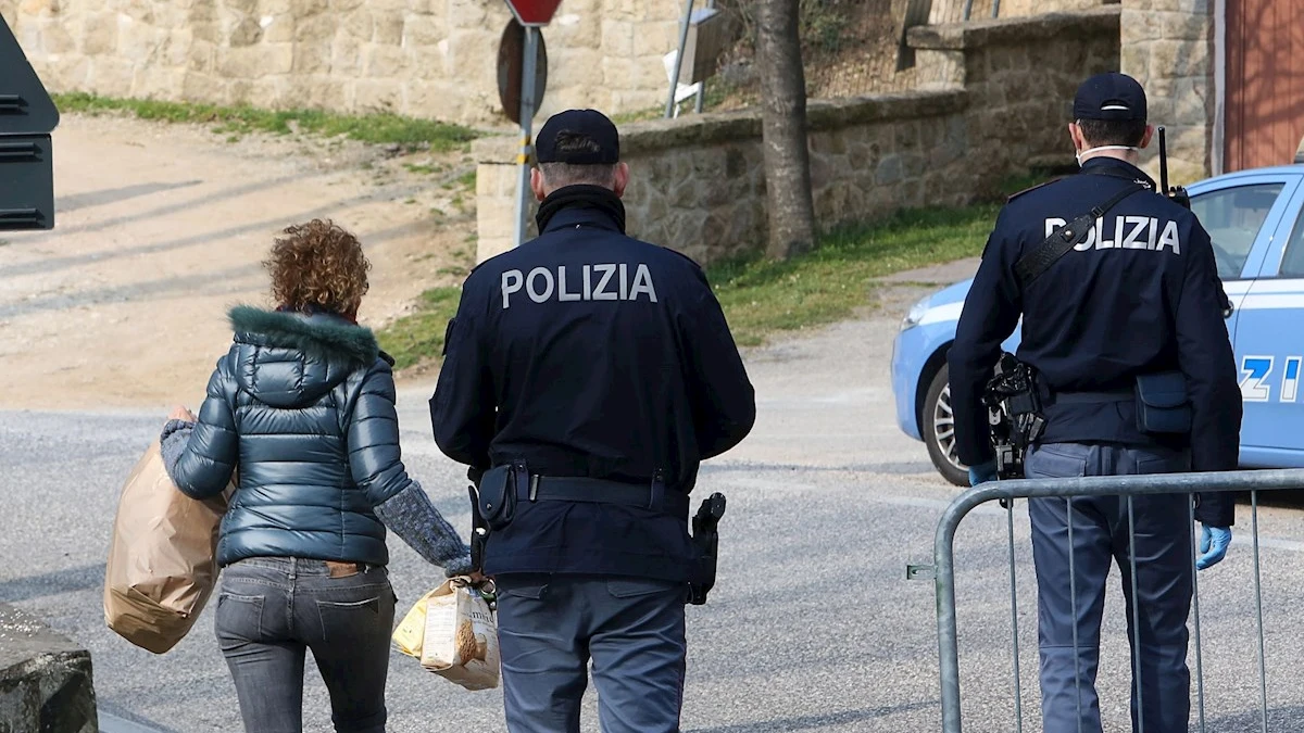 La Policía italiana en Milán, tras la llegada del coronavirus