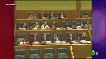 El día que 'Carlos deditos locos Iturgaiz' votó también por su compañero Mayor Oreja en el Parlamento vasco