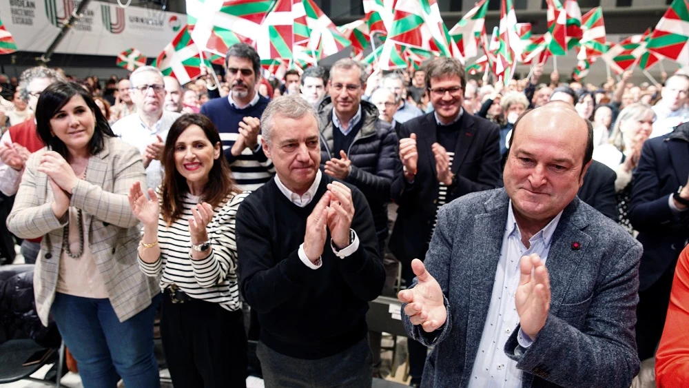 Urkullu y Ortuzar durante el acto de presentación de las candidaturas de este partido a las elecciones del 5 de abril