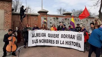 Imagen del acto en homenaje a las mujeres asesinadas durante el franquismo organizado por la Plataforma en Defensa del Memorail. 