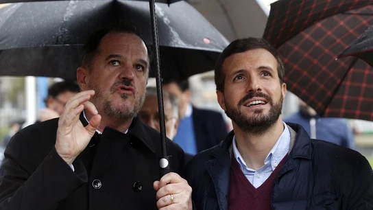 Imagen de Casado e Iturgaiz en el acto de presentación oficial del candidato de PP y Cs en Euskadi Imagen de Casado e Iturgaiz en el acto de presentación oficial del candidato de PP y Cs en Euskadi