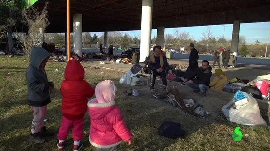 Imagen de migrantes en la frontera entre Turquía y Grecia Imagen de migrantes en la frontera entre Turquía y Grecia