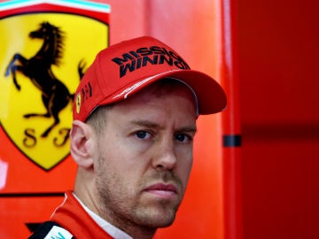 Sebastian Vettel, en el box de Ferrari Sebastian Vettel, en el box de Ferrari