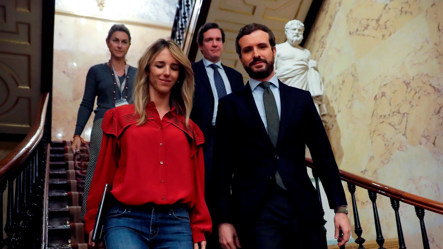 Pablo Casado, acompañado por la portavoz parlamentaria del Partido Popular, Cayetana Álvarez de Toledo Pablo Casado, acompañado por la portavoz parlamentaria del Partido Popular, Cayetana Álvarez de Toledo