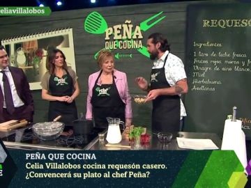 Celia Villalobos aprende con el chef Javier Peña a preparar requesón casero mientras analiza la actualidad