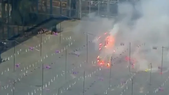 Lazos morados en la mascletá del Día de la Mujer Lazos morados en la mascletá del Día de la Mujer