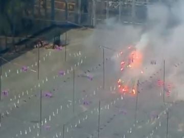 Lazos morados en la mascletá del Día de la Mujer Lazos morados en la mascletá del Día de la Mujer