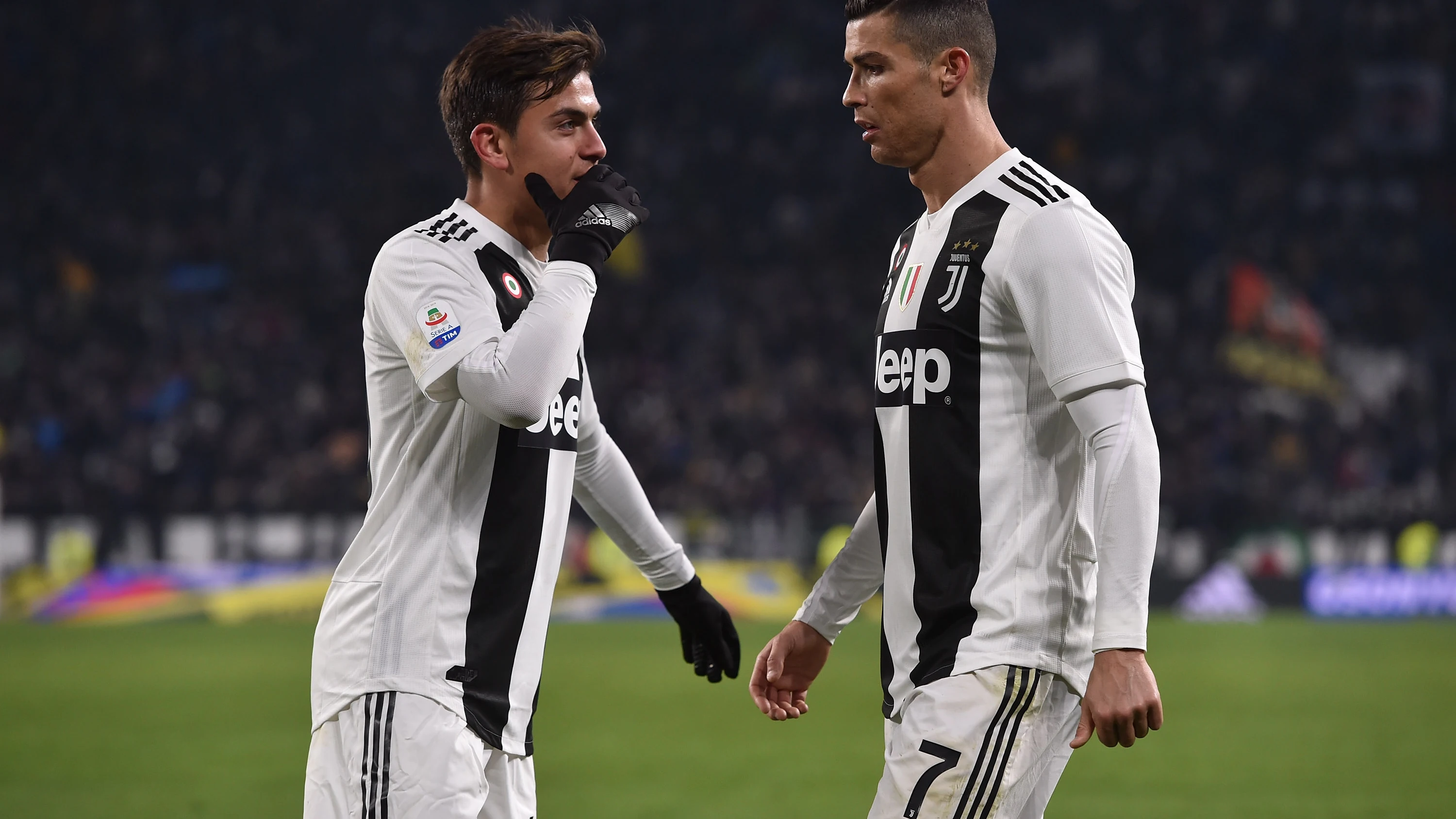 Dybala y Cristiano, durante un partido de la Juventus