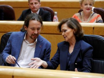 Pablo Iglesias y Carmen Calvo en el Congreso Pablo Iglesias y Carmen Calvo en el Congreso