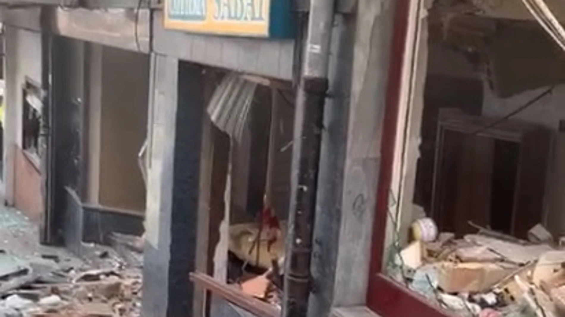 Al menos dos heridos en una fuerte explosión de gas en una cafetería en Getxo