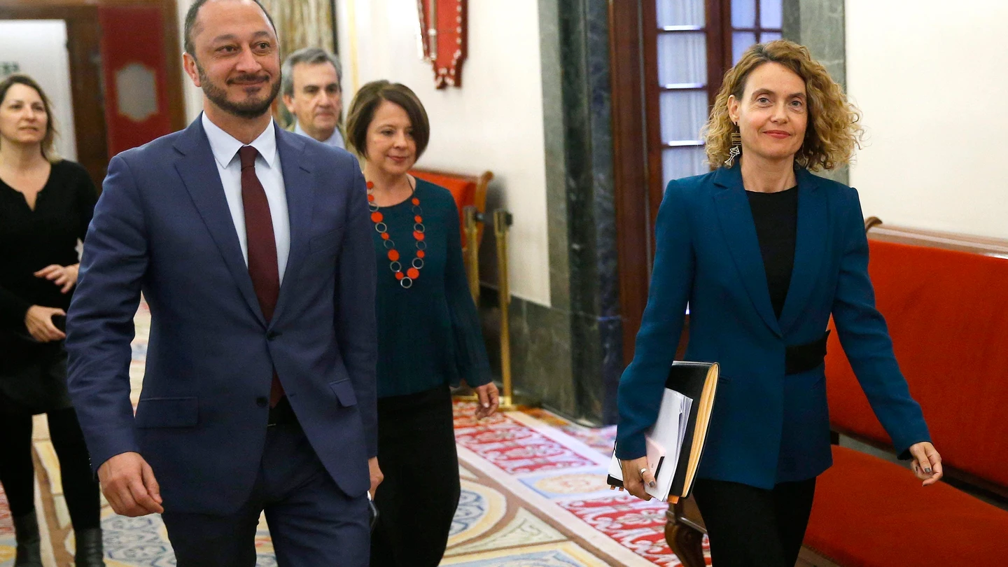La presidenta del Congreso, Meritxell Batet, acompañada del vicepresidente primero de la Mesa de la Cámara Baja, Alfonso Rodríguez de Celis La presidenta del Congreso, Meritxell Batet, acompañada del vicepresidente primero de la Mesa de la Cámara Baja, Alfonso Rodríguez de Celis
