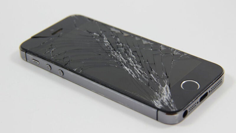 Stop leyendas urbanas: no hagas esto si se ha roto la pantalla del iPhone 