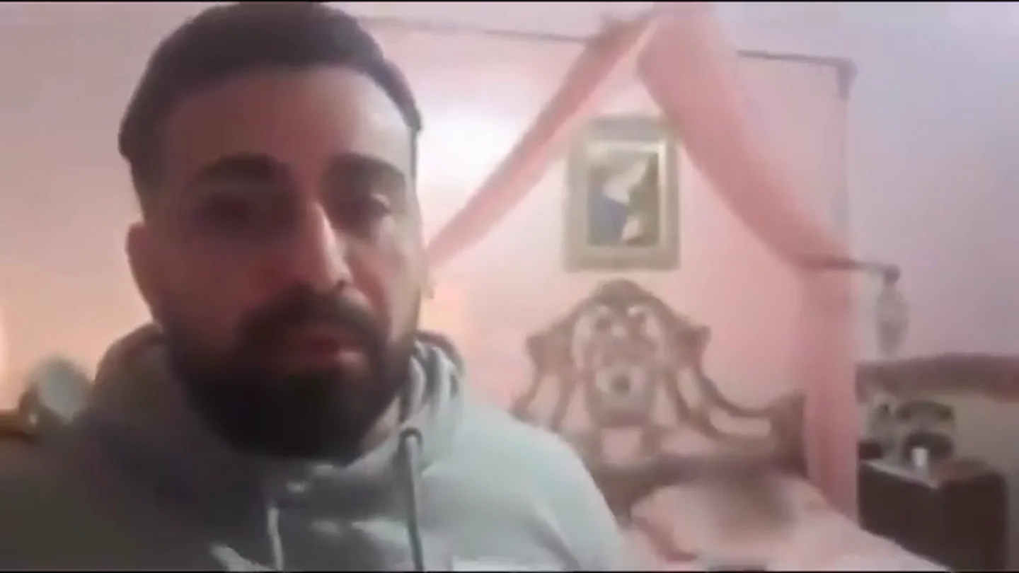 El desgarrador vídeo de un italiano atrapado en casa con su hermana muerta por coronavirus: "Estoy destruido" El desgarrador vídeo de un italiano atrapado en casa con su hermana muerta por coronavirus: "Estoy destruido"