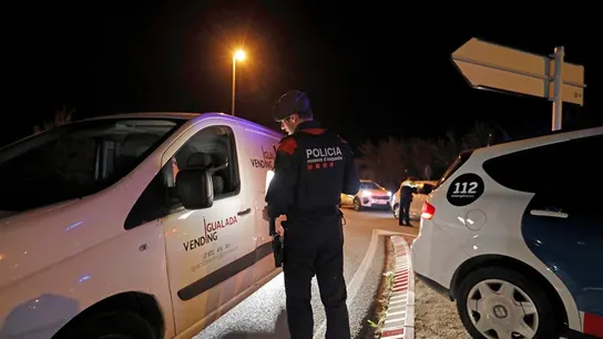 Los Mossos d'Esquadra controlan el acceso a Igualada. Los Mossos d'Esquadra controlan el acceso a Igualada.