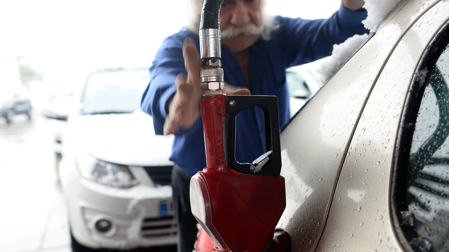 Mitos y verdades de repostar gasolina en un diésel: ¿es cierto que es beneficioso? Mitos y verdades de repostar gasolina en un diésel: ¿es cierto que es beneficioso?