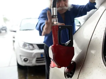 Mitos y verdades de repostar gasolina en un diésel: ¿es cierto que es beneficioso? Mitos y verdades de repostar gasolina en un diésel: ¿es cierto que es beneficioso?