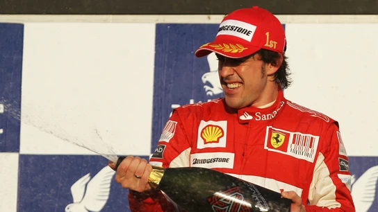 Fernando Alonso, tras ganar en Baréin 2010 Fernando Alonso, tras ganar en Baréin 2010