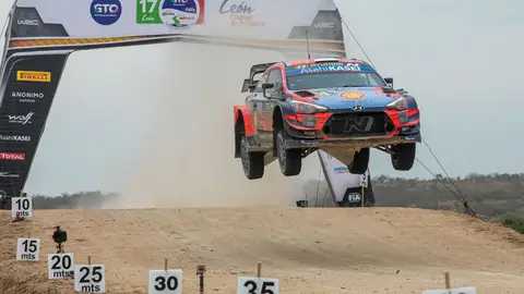 Ott Tänak le robó la segunda plaza a Suninen  Ott Tänak le robó la segunda plaza a Suninen