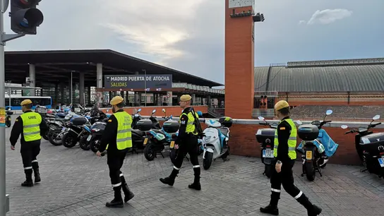 Despliegue de la UME en Atocha. Despliegue de la UME en Atocha.