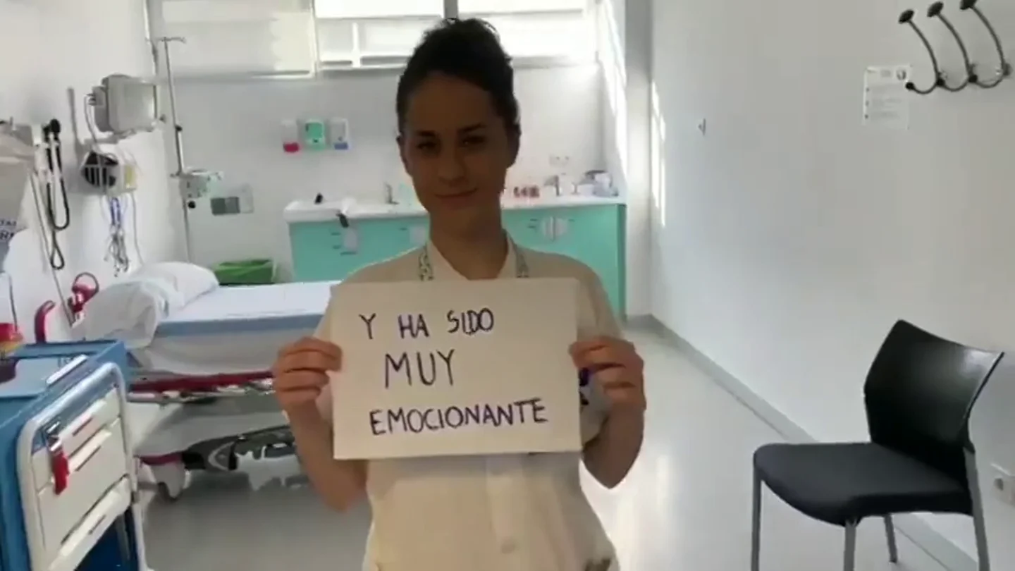 "Estamos juntos en esto y estamos dispuesto a darlo todo": la reacción de los sanitarios al aplauso de los españoles "Estamos juntos en esto y estamos dispuesto a darlo todo": la reacción de los sanitarios al aplauso de los españoles