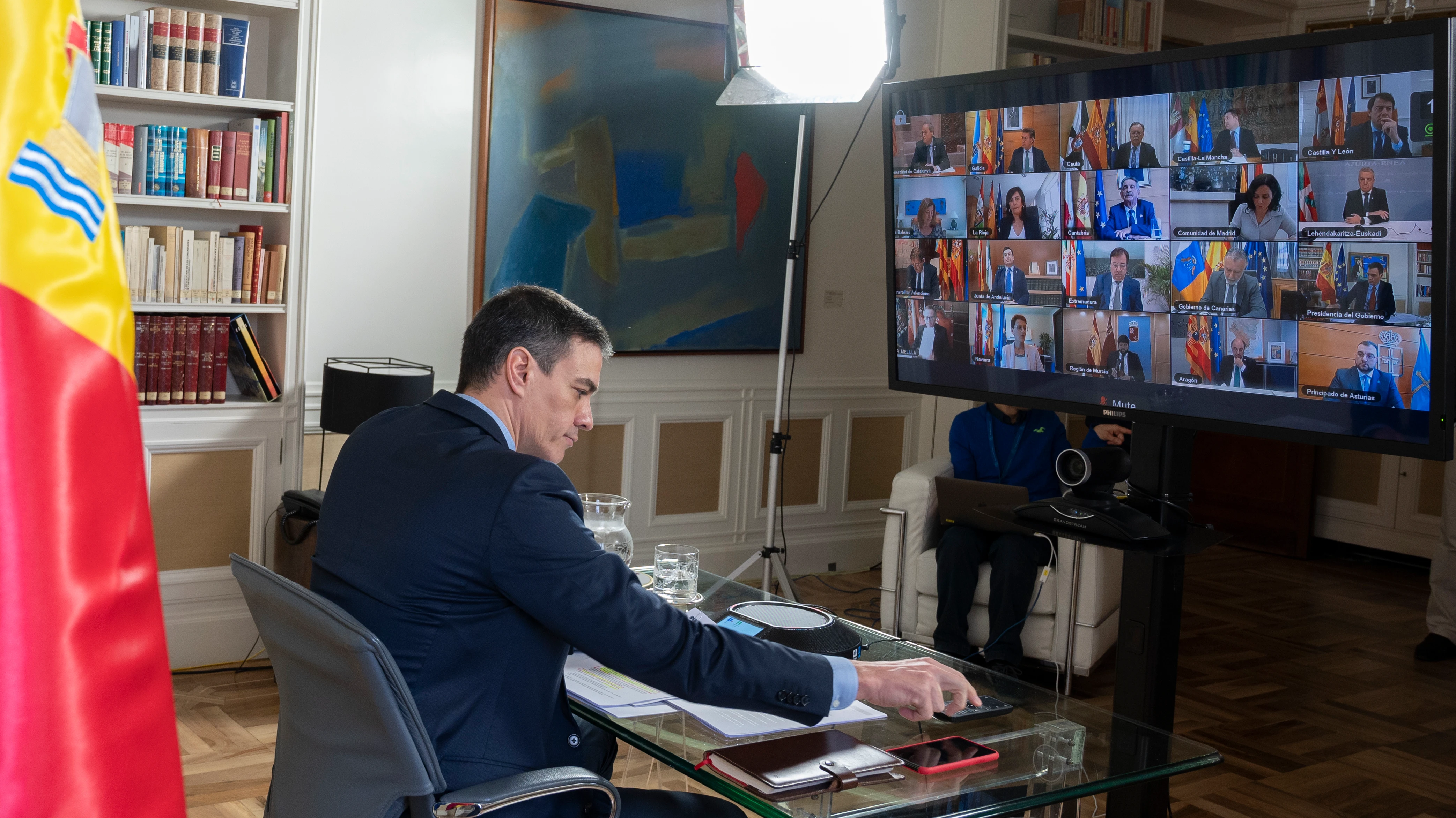 Pedro Sánchez, durante la videoconferencia con los presidentes autonómicos