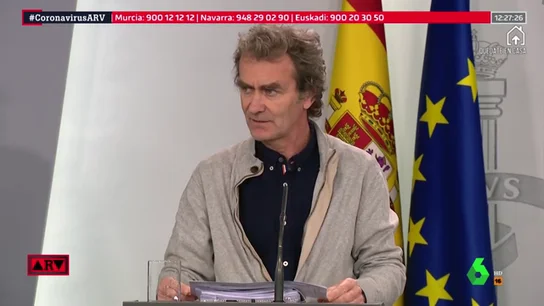 Fernando Simón: "No es necesario dejar los zapatos fuera de casa por el coronavirus" Fernando Simón: "No es necesario dejar los zapatos fuera de casa por el coronavirus"
