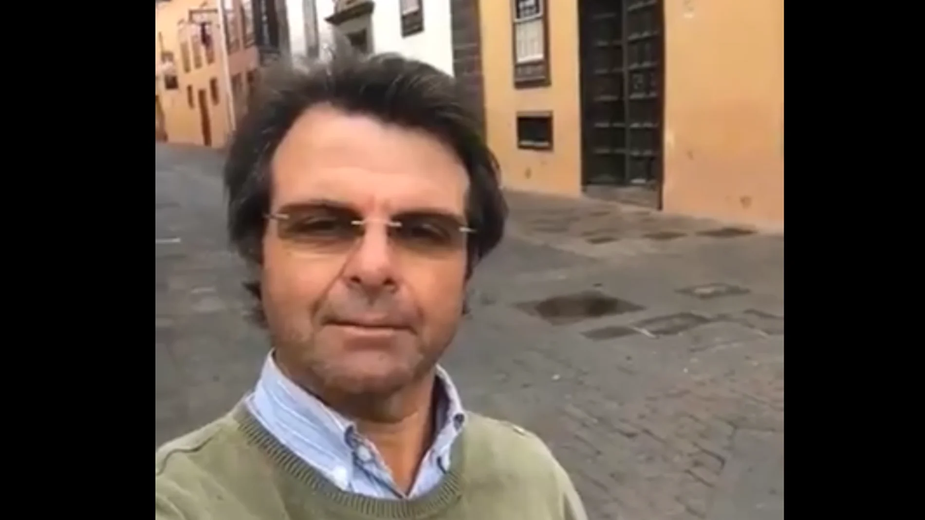 Captura del vídeo subido por el alto funcionario de Canarias