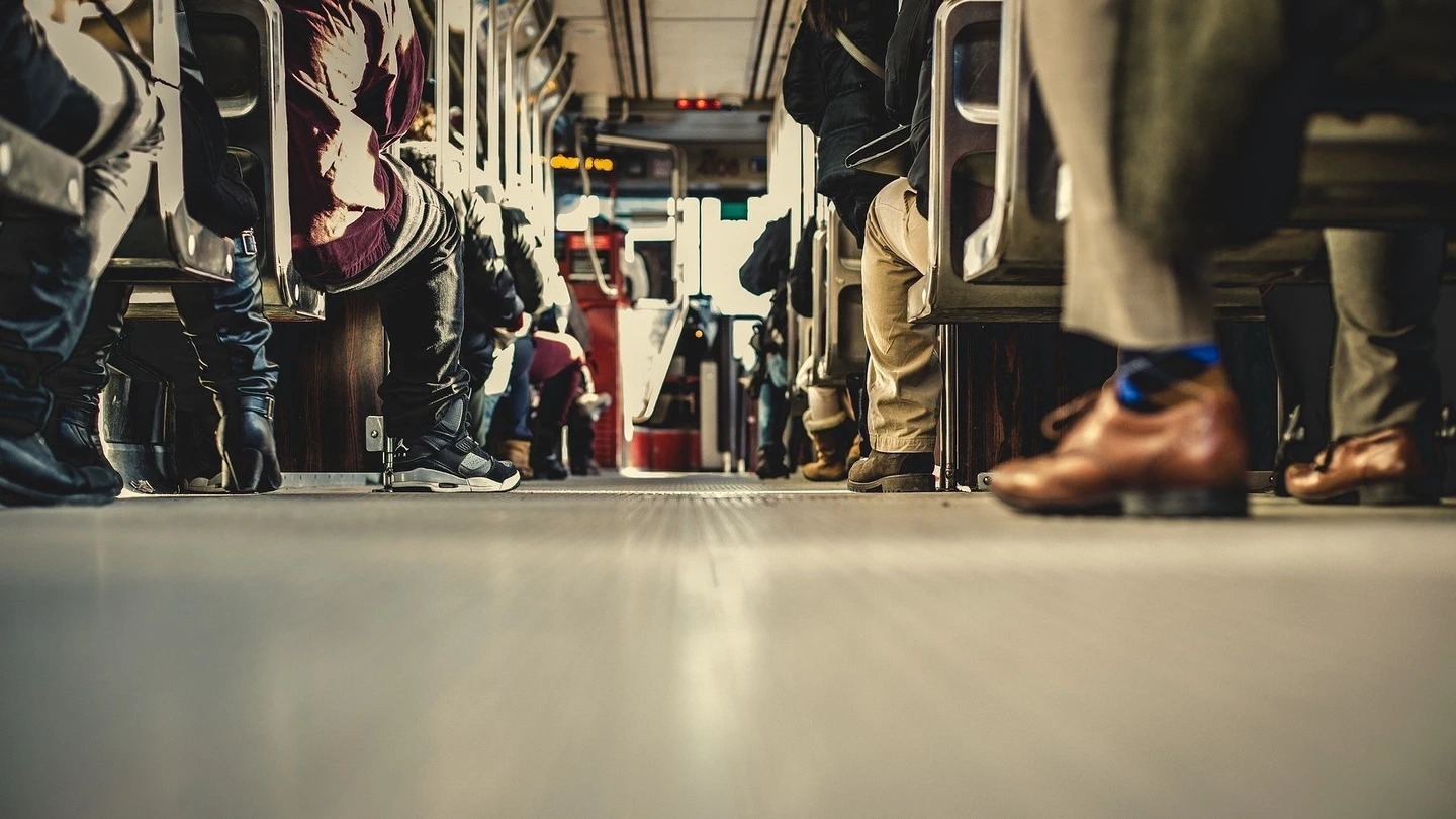Pasajeros en un autobús Pasajeros en un autobús