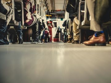 Pasajeros en un autobús Pasajeros en un autobús