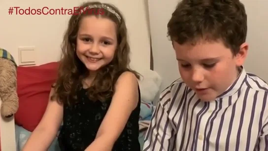 El emotivo vídeo en el que hijos de profesionales sanitarios animan a sus padres en su lucha contra el coronavirus: "Sois nuestros héroes" El emotivo vídeo en el que hijos de profesionales sanitarios animan a sus padres en su lucha contra el coronavirus: "Sois nuestros héroes"