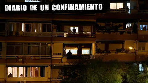Vecinos de Vallecas aplauden al personal sanitario El Muro