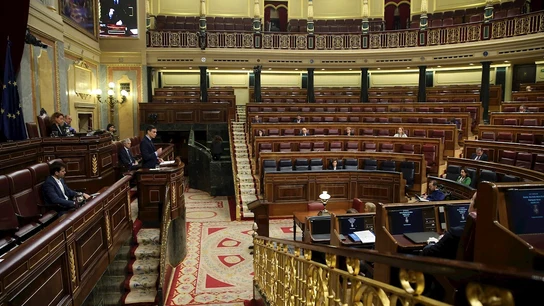 Pedro Sánchez explica las medidas del estado de alarma por el coronavirus ante un hemiciclo semivacío Pedro Sánchez explica las medidas del estado de alarma por el coronavirus ante un hemiciclo semivacío