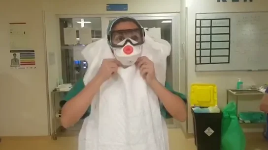 La creatividad de los sanitarios para protegerse al atender casos de coronavirus La creatividad de los sanitarios para protegerse al atender casos de coronavirus