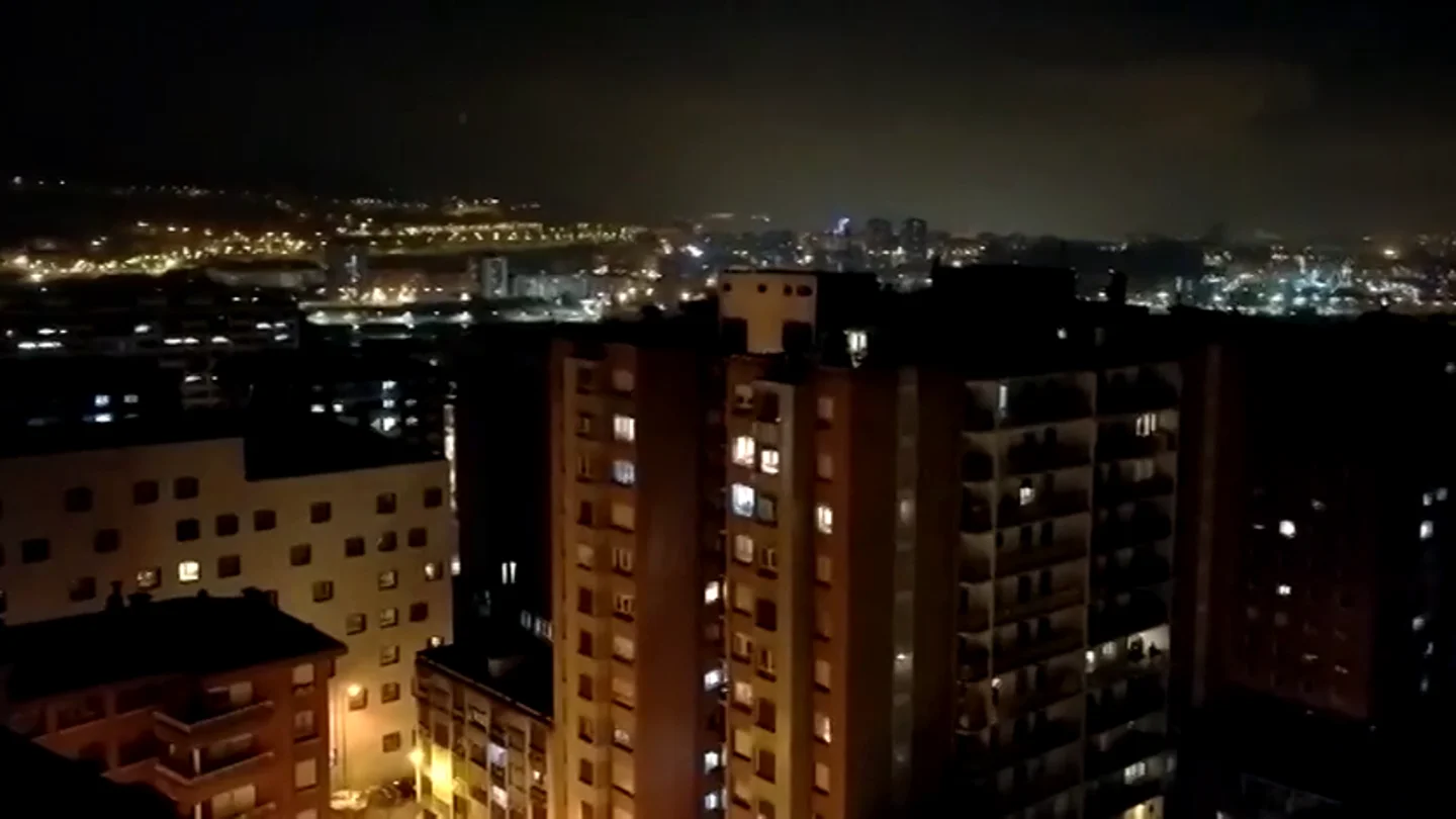 Caceroladas por toda España piden que los 100 millones saudíes del rey emérito se destinen a la Sanidad Caceroladas por toda España piden que los 100 millones saudíes del rey emérito se destinen a la Sanidad