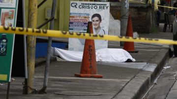 Fotografía cedida por el Diario Expreso que muestra un cadáver abandonado