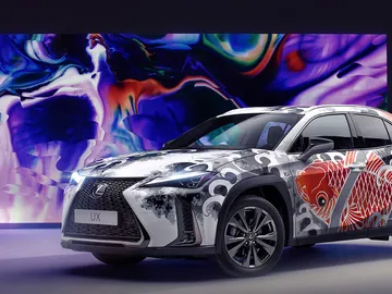Lexus UX tatuado Lexus UX tatuado