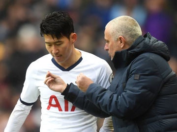 Heung-min Son y José Mourinho Heung-min Son y José Mourinho