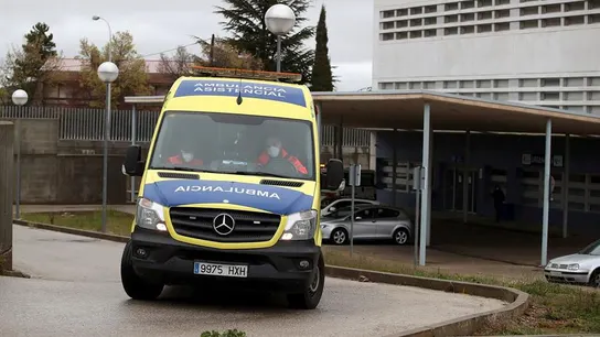 Una ambulancia en las inmediaciones del Hospital Santa Bárbara de Soria Una ambulancia en las inmediaciones del Hospital Santa Bárbara de Soria