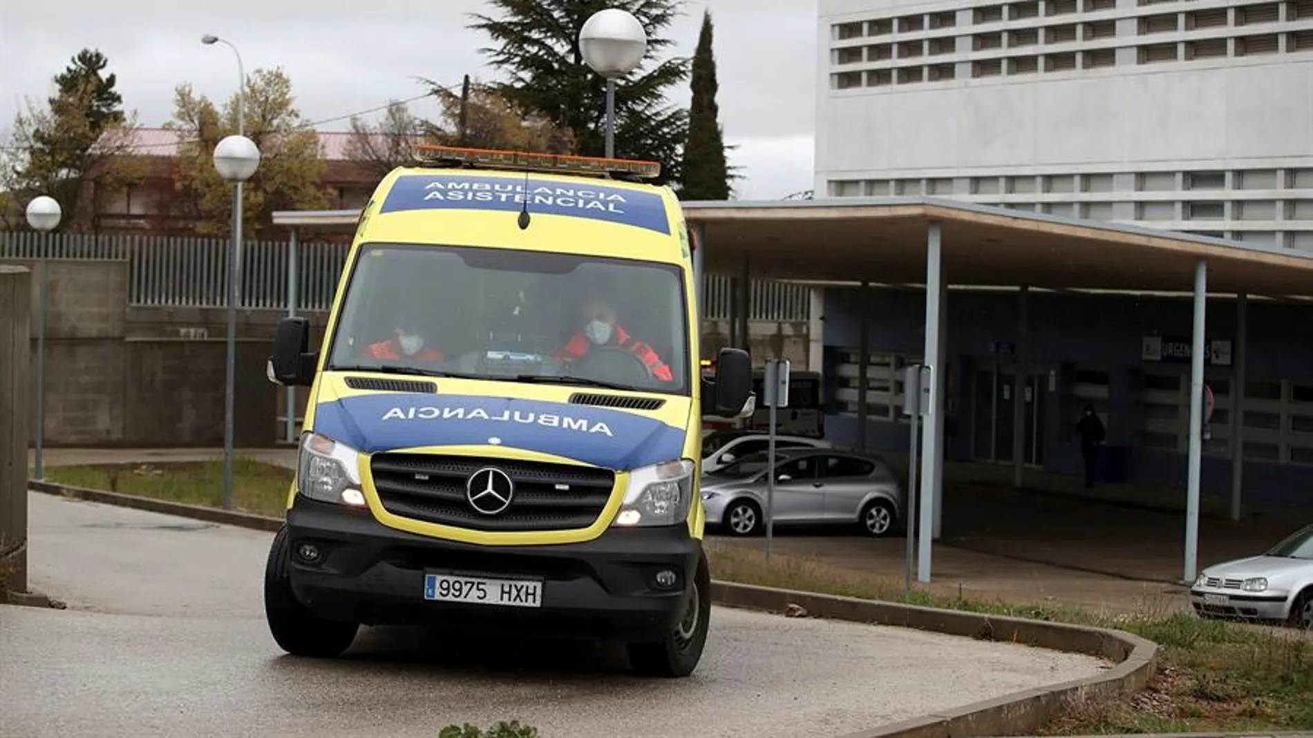 Una ambulancia en las inmediaciones del Hospital Santa Bárbara de Soria