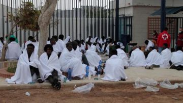 Un grupo de migrantes logra saltar la valla de Melilla