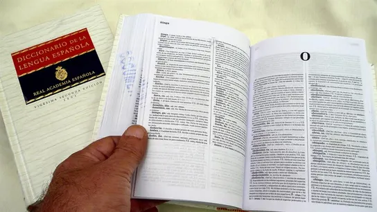 Tomos del Diccionario de la Real Academia de la Lengua Española (RAE) Tomos del Diccionario de la Real Academia de la Lengua Española (RAE)