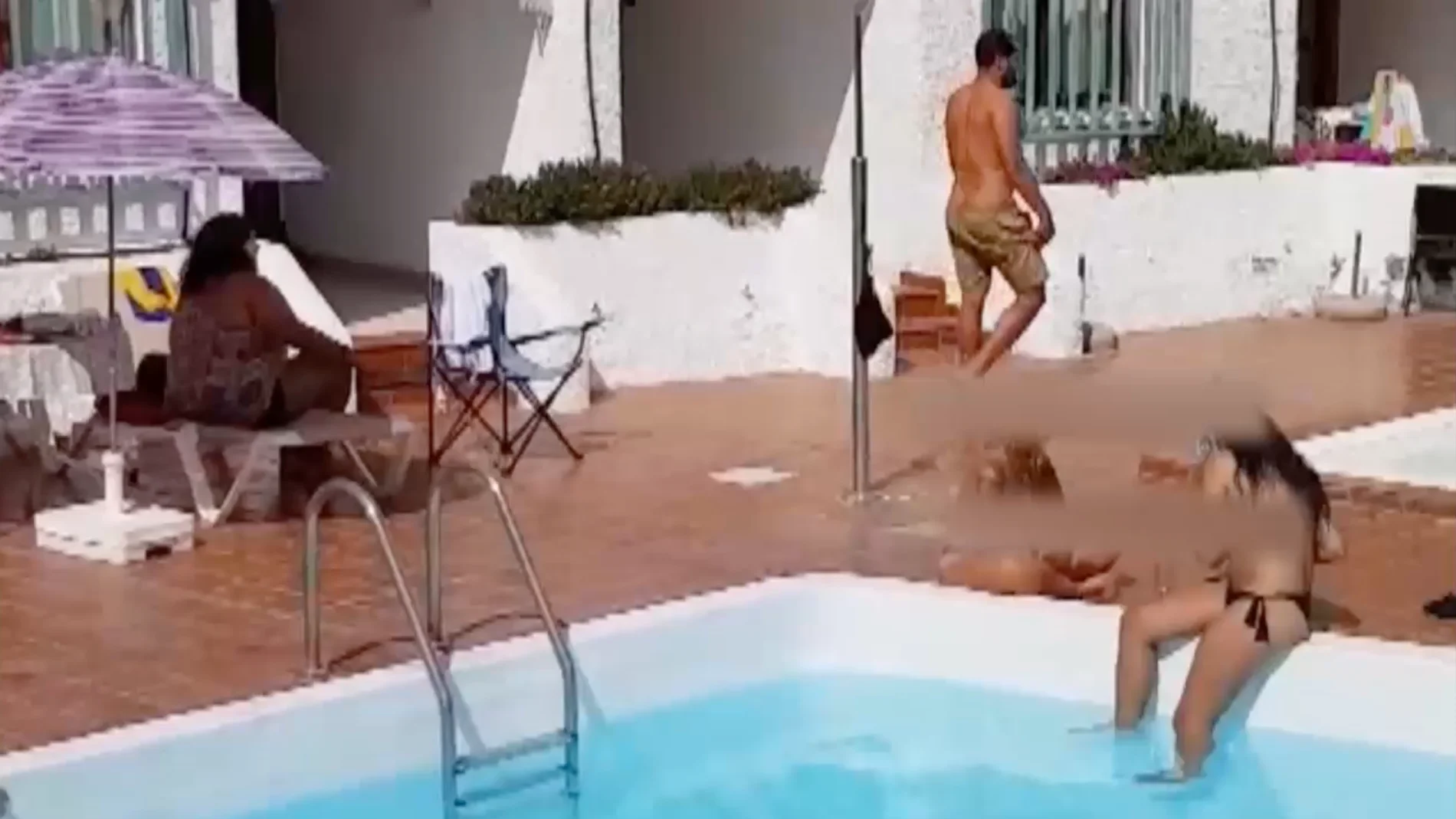 Fiesta en la piscina en Gran Canaria