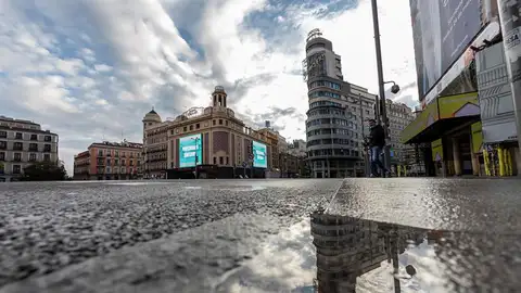 La plaza del Callao y la Gran Vía, prácticamente vacías por el coronavirus La plaza del Callao y la Gran Vía, prácticamente vacías por el coronavirus