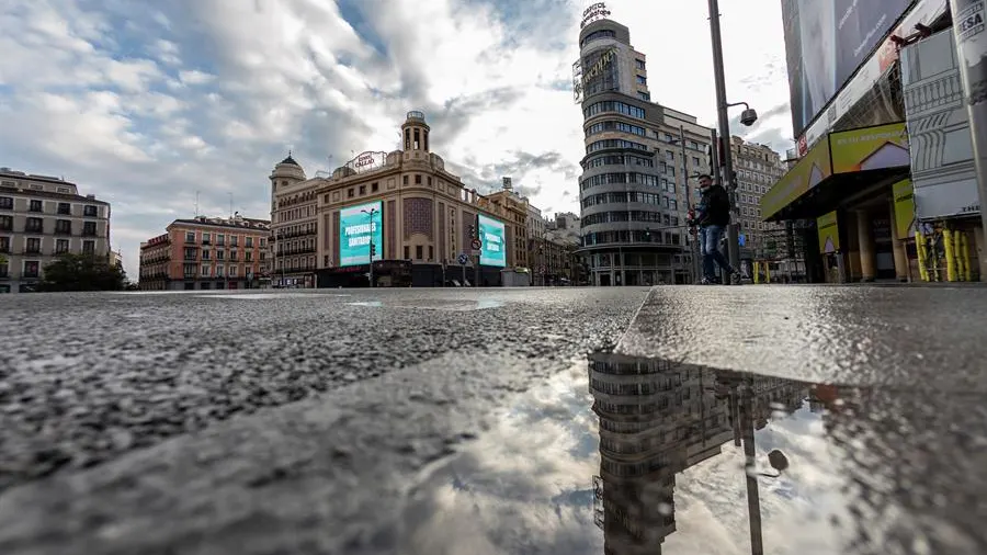 La plaza del Callao y la Gran Vía, prácticamente vacías por el coronavirus