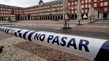 Precinto policial en la Plaza Mayor de Madrid